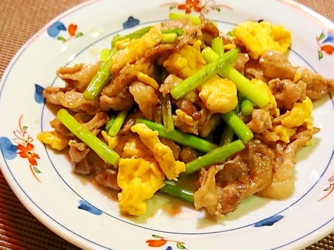 にんにくの芽と豚肉と卵の焼肉のたれ炒め